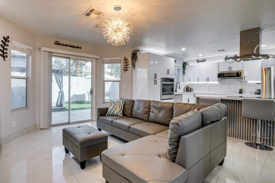 Long-Term Luxury! Las Vegas Home w/ Yard, Gazebo House in Las Vegas