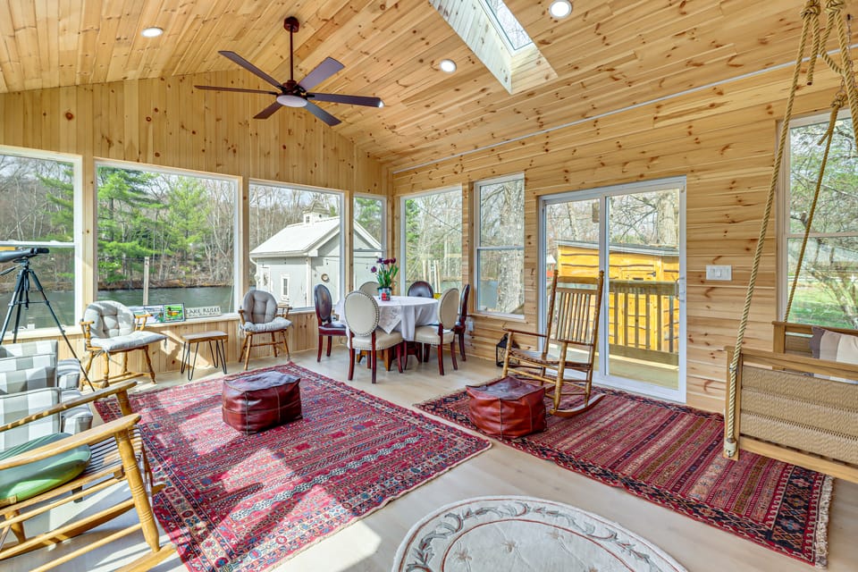 Private Lake, Hot Tub & Sauna: Poconos Retreat House in Pocono Mountains