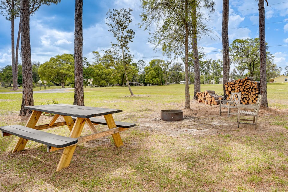 Near Ichetucknee Springs! Renovated Historic Home House in Florida