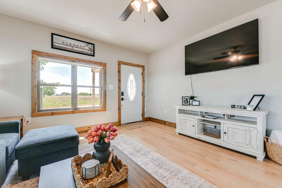 Rural Texas Retreat: Patio + Country Views! House in Oklahoma