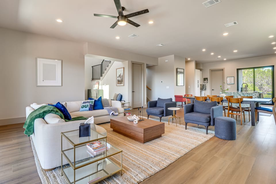 Walk to Lake Travis & Parks! Resort-Style Getaway House in Lago Vista