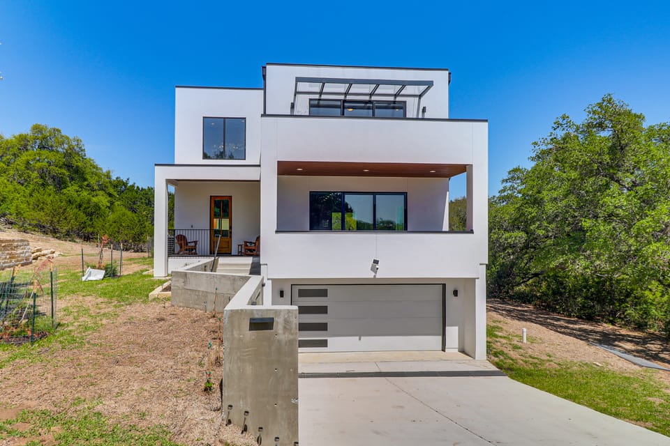 Walk to Lake Travis & Parks! Resort-Style Getaway House in Lago Vista