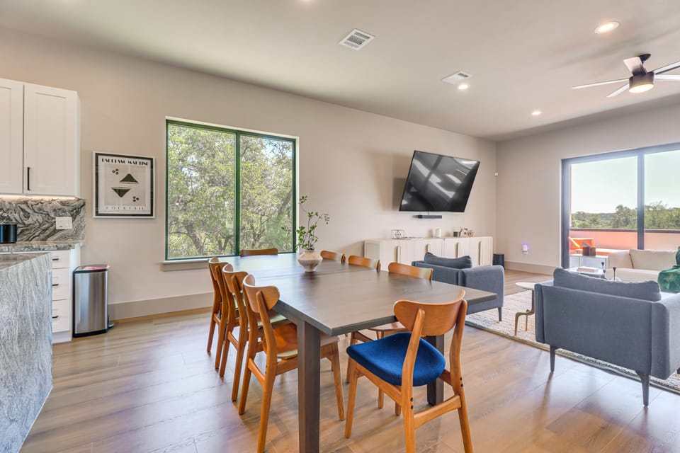 Walk to Lake Travis & Parks! Resort-Style Getaway House in Lago Vista