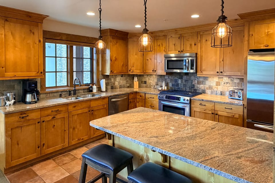 Mtn-View Escape: Suncadia Condo w/ At-Home Comfort Apartment in Kittitas County