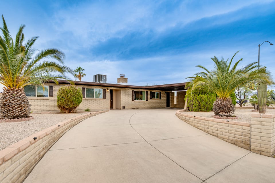 Saguaro Retreat! Extended Stay in Tucson House in Tucson