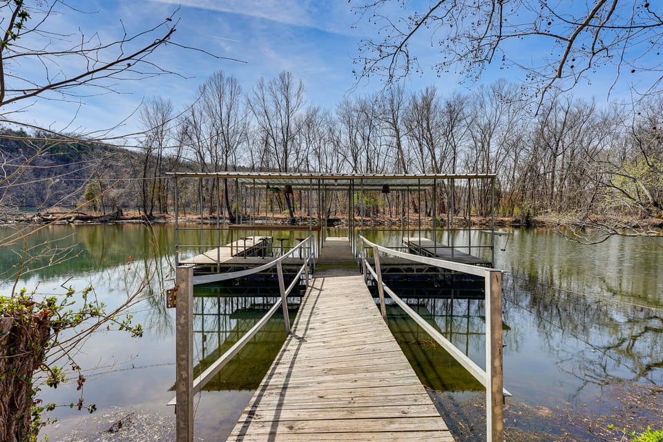 2 of Everything: Taneycomo House Resort! House in Rockaway Beach