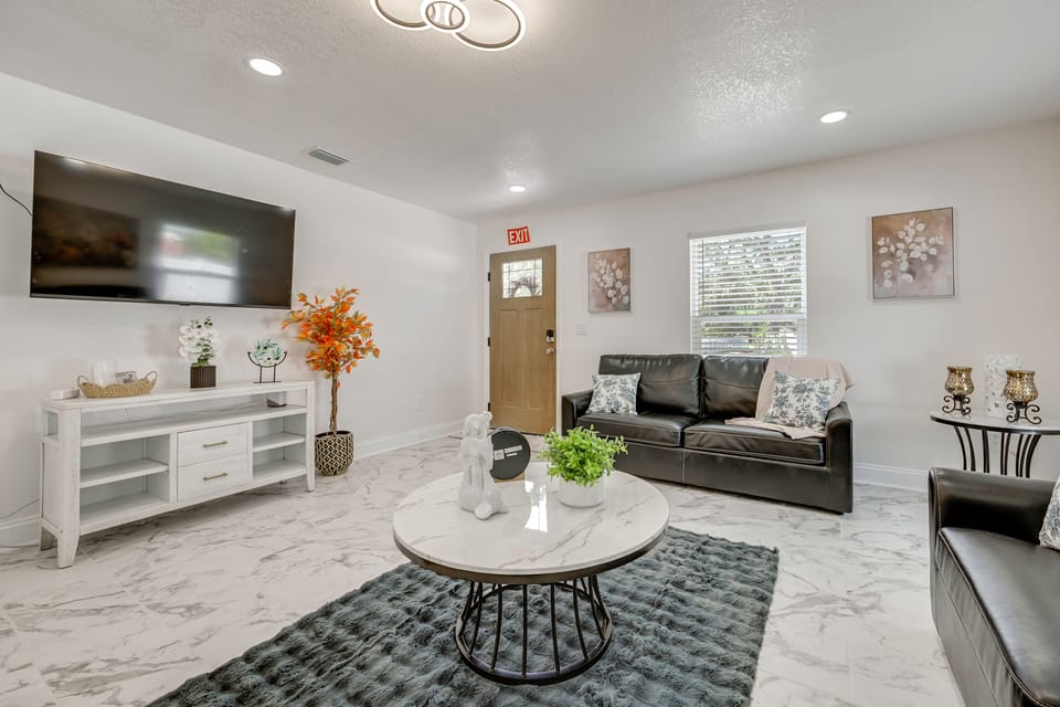 Game Room + Yard: Tampa Home By Theme Parks! House in Lake Magdalene