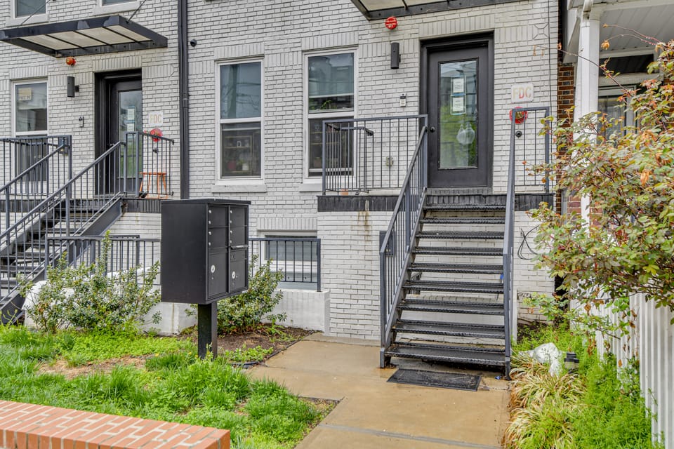 Walkable Washington Apt in Charming Petworth Apartment in District of Columbia