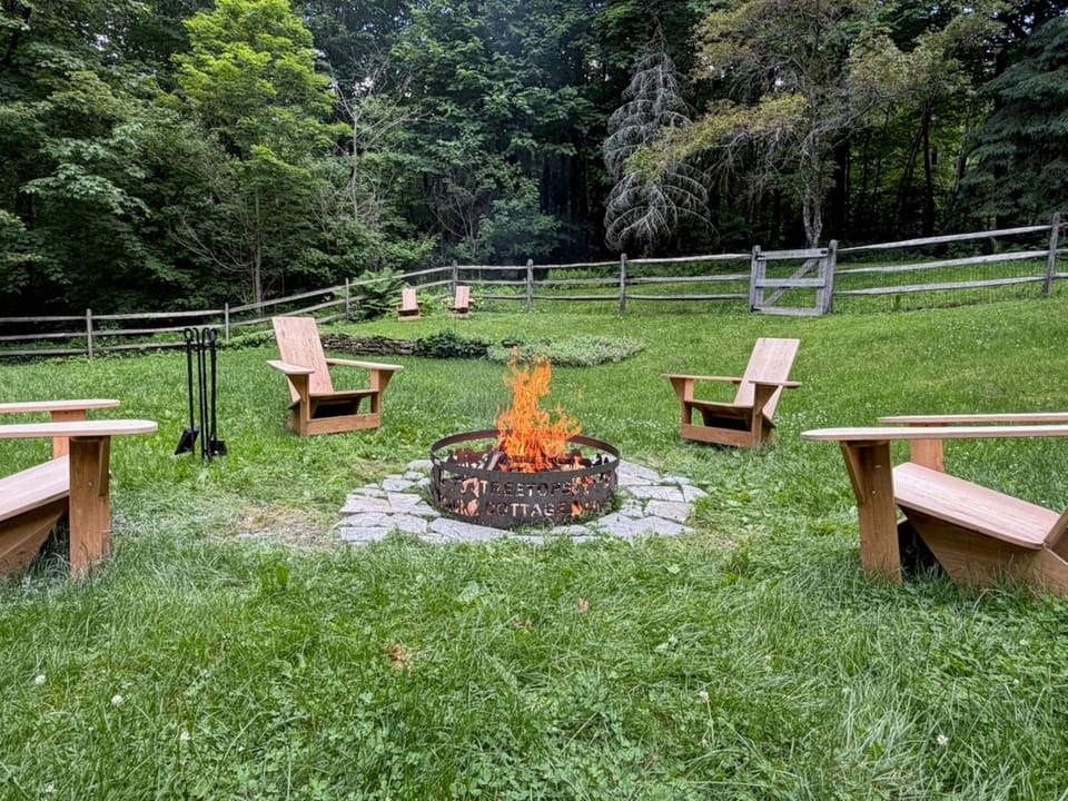 Charming Dorset Cottage Nestled in the Treetops House in Vermont