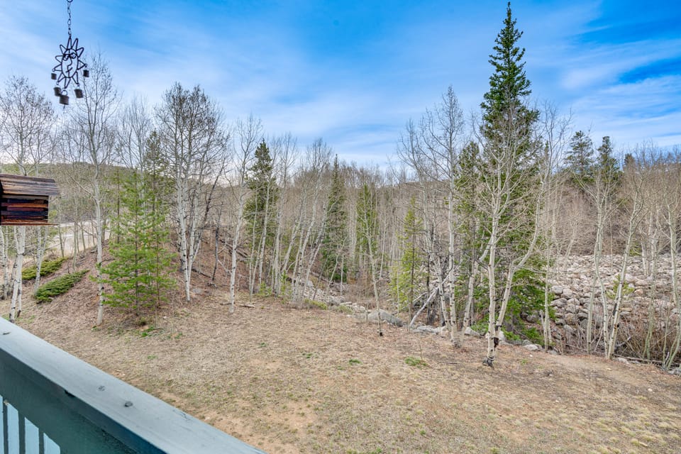 Silverthorne Condo w/ Balcony: Hike, Fish & Golf! Apartment in Wildernest