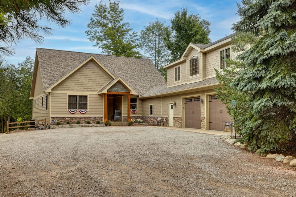 On 4 Acres! Retreat w/ Lake Access in Maple City Apartment in Sleeping Bear Dunes