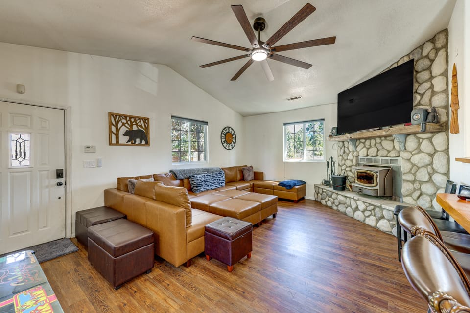 Big Bear Nature Escape! Cabin 7 Mi to Lake House in Southern California