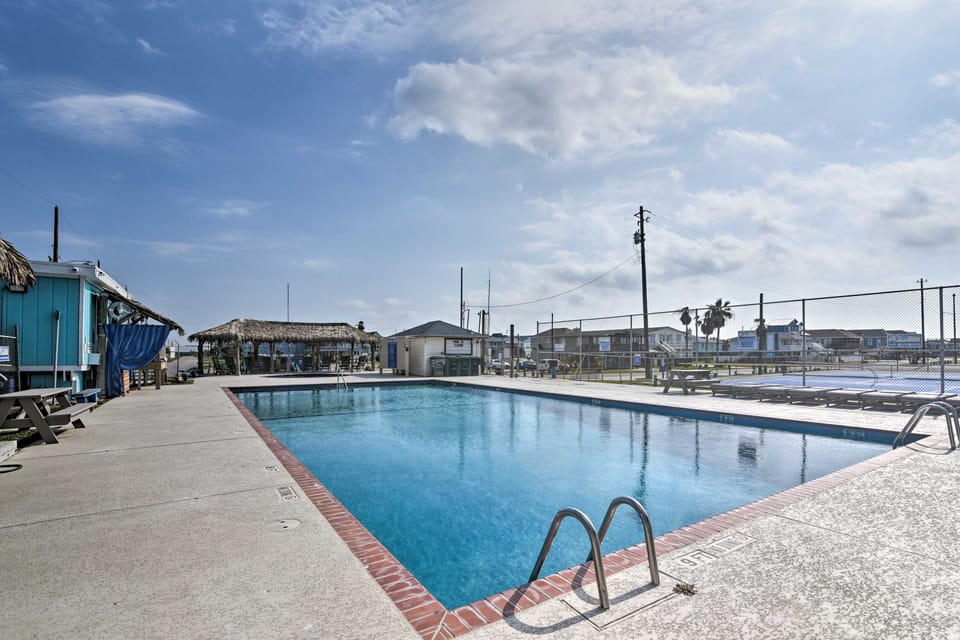 Canal-Front Home w/ Dock, 1 Mi to Sea Isle Beach! House in Galveston Island