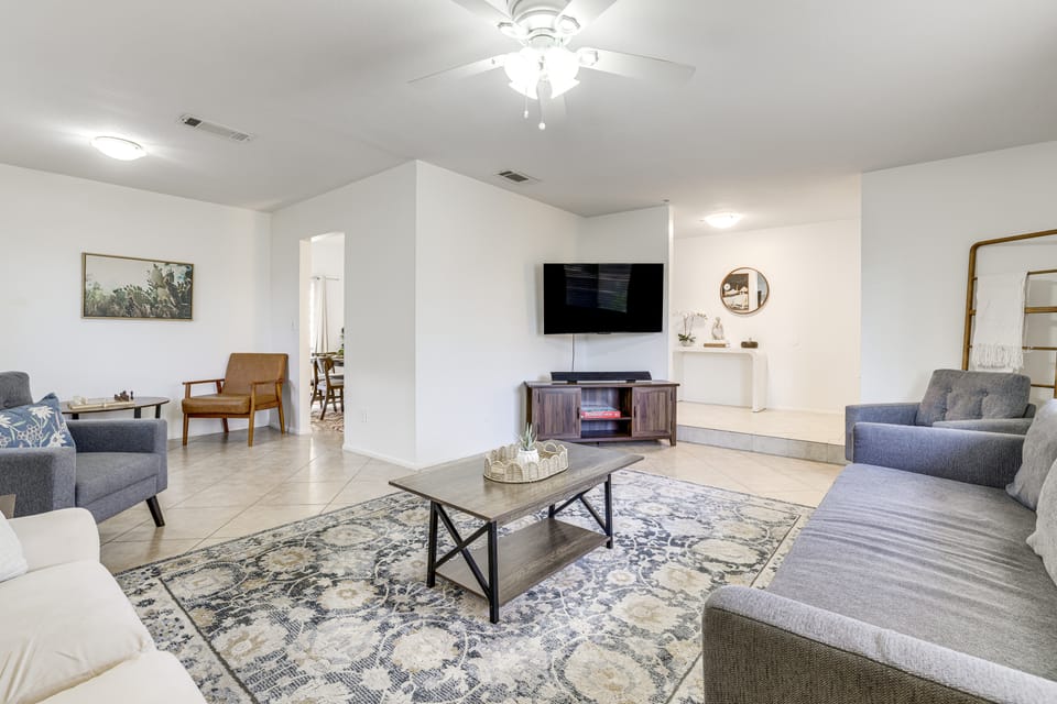 Family Desert Gem! 2 Mi to Chandler Fashion Center House in Chandler