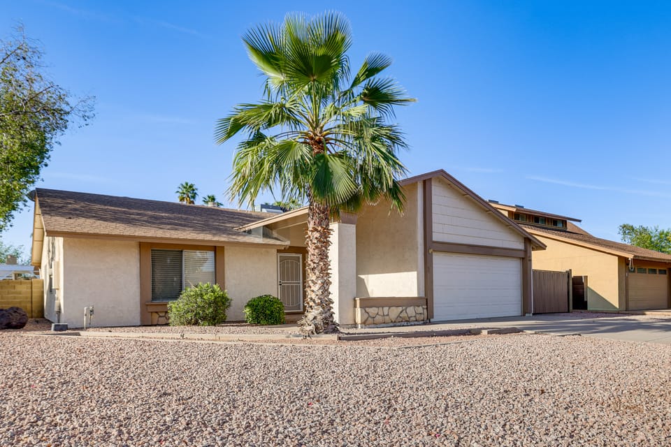 Family Desert Gem! 2 Mi to Chandler Fashion Center House in Chandler