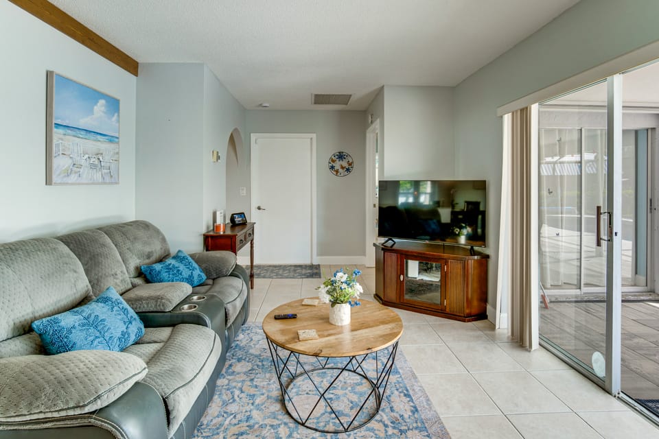 Private Yard + Heated Pool: Port Charlotte Oasis House in Port Charlotte