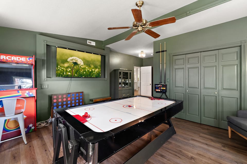 Spacious Family Getaway on Apple Orchard in Hugo! House in Minnesota