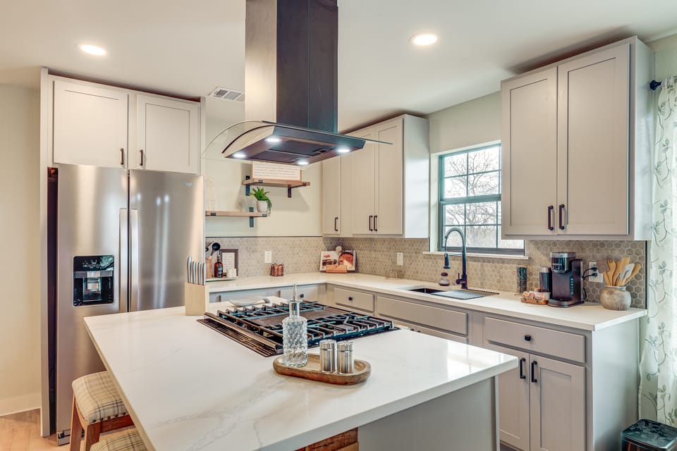 < 1 Mi to Lackland AFB: WFH-Friendly Retreat! House in San Antonio