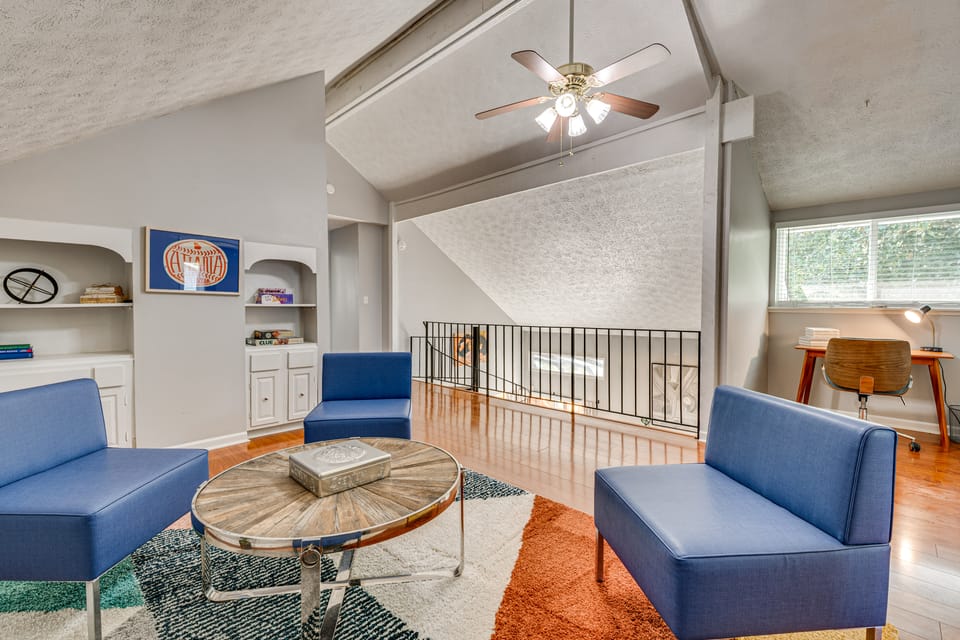 Explore ATL! Chic Home Base Near Mercedes-Benz House in Union City