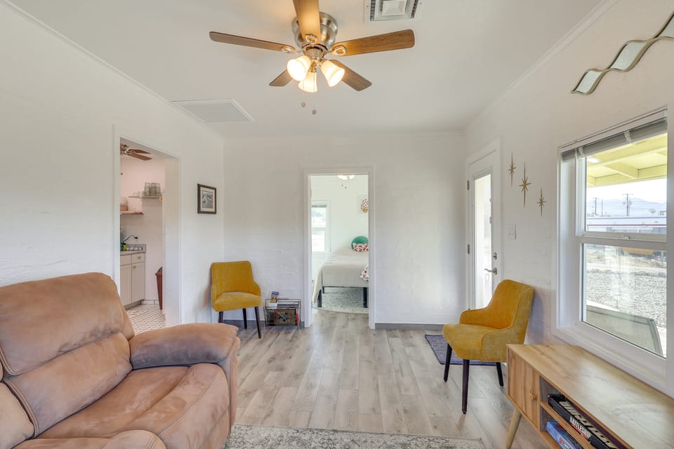 Route 66 Roadtripper Retreat w/ Private Backyard House in Kingman