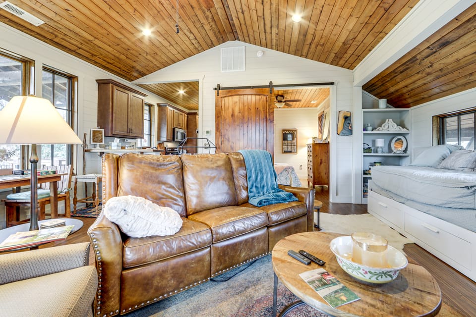 Mountain Retreat w/ Community Perks in Glenville! House in Tennessee