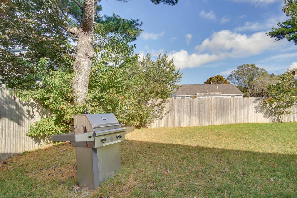 1 Mi to Beach: Convenient Cape Cod Getaway House in West Dennis