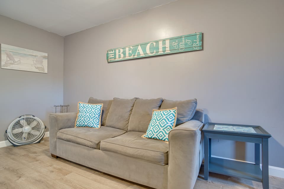 1 Mi to Beach: Convenient Cape Cod Getaway House in West Dennis