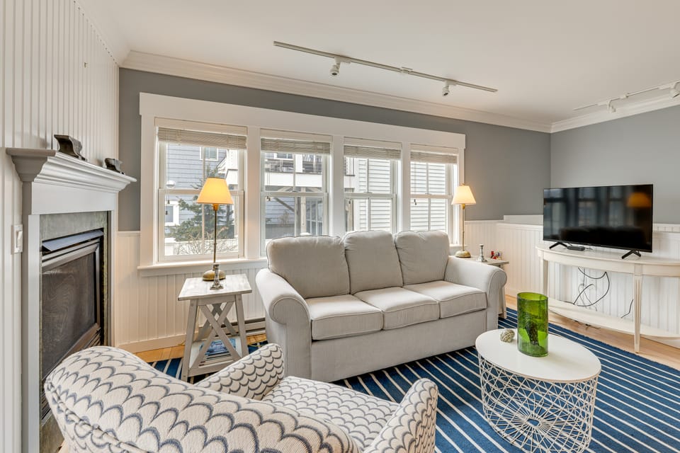 Beachfront Condo! Couples Retreat on Commercial Apartment in Provincetown
