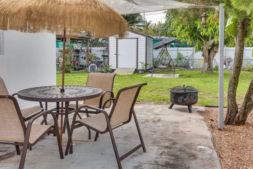 Explore West Palm Beach! Retreat w/ Yard + Patio House in West Palm Beach