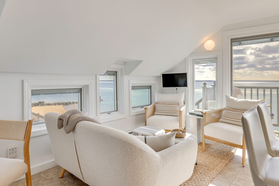 Spectacular Views! Oceanfront Unit in Provincetown Apartment in Provincetown