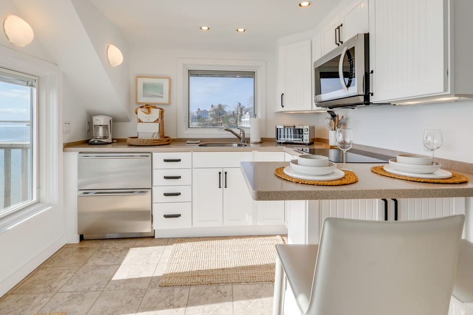 Spectacular Views! Oceanfront Unit in Provincetown Apartment in Provincetown