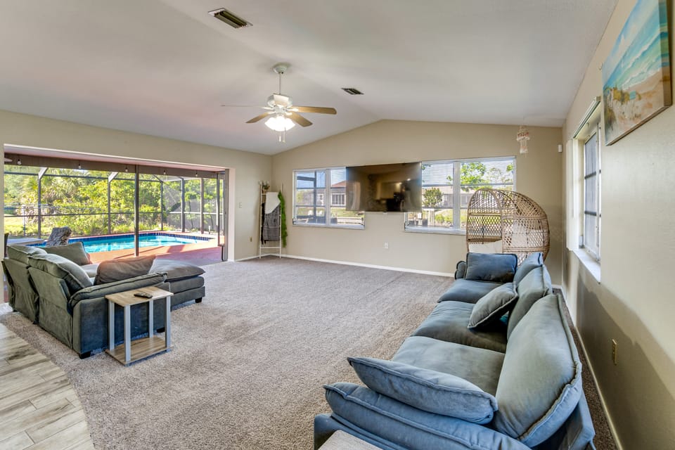 Boat Slip & Pool: Port Charlotte Waterfront Oasis House in Port Charlotte
