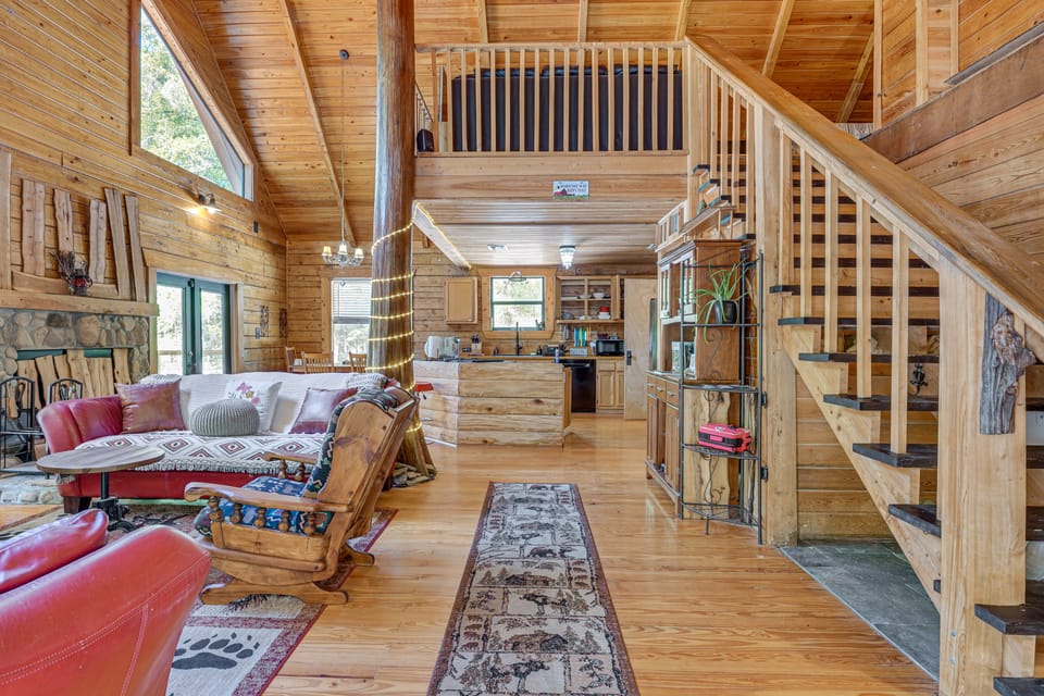 Fish & Float at Natural Springs! Log Cabin in Bell House in Florida