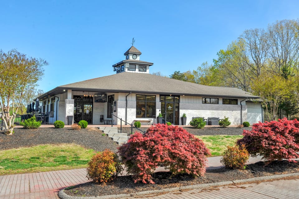 Smith Mtn Getaway: Pool, Hot Tub & Lake Views! Apartment in Smith Mountain Lake