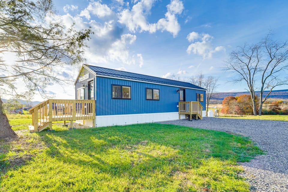 Little Blue Cabin! Country Stay Near Williamsport House in Pennsylvania