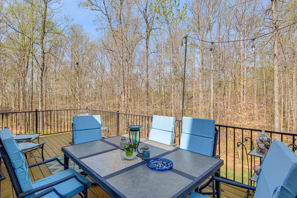 Serene Wooded Retreat w/ Patios in Charlottesville House in Shenandoah Valley