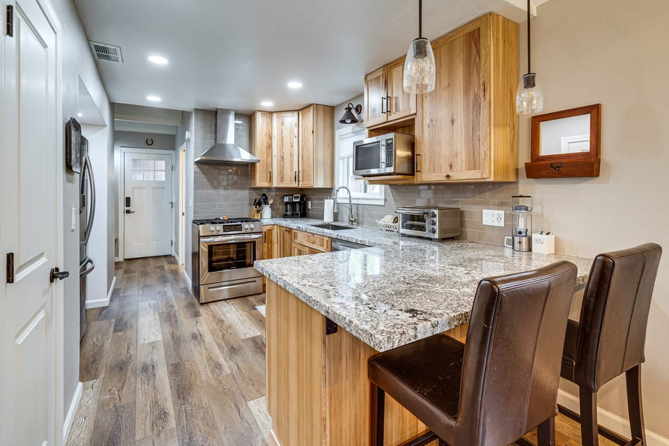 2 Mi to Lake Tahoe! All-Season Extended Getaway House in Incline Village