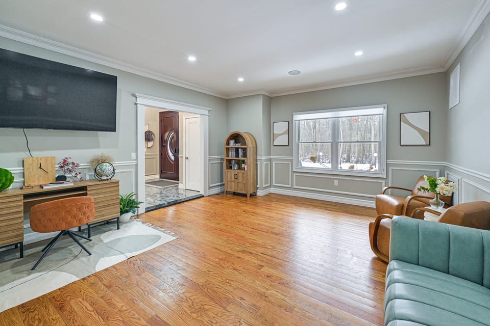 Game Room, Hot Tub! Family Getaway in Bayshore House in Bay Shore