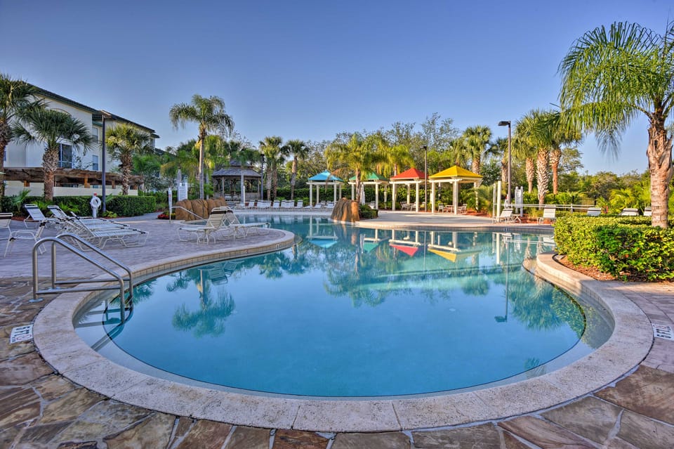 Pool, Parks & Fun! Family Resort Stay Near Disney Apartment in Four Corners