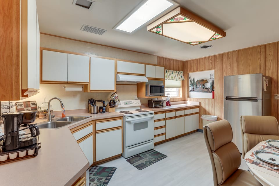 Near Route 66, Family Fun & Lakes! Williams Home House in Williams