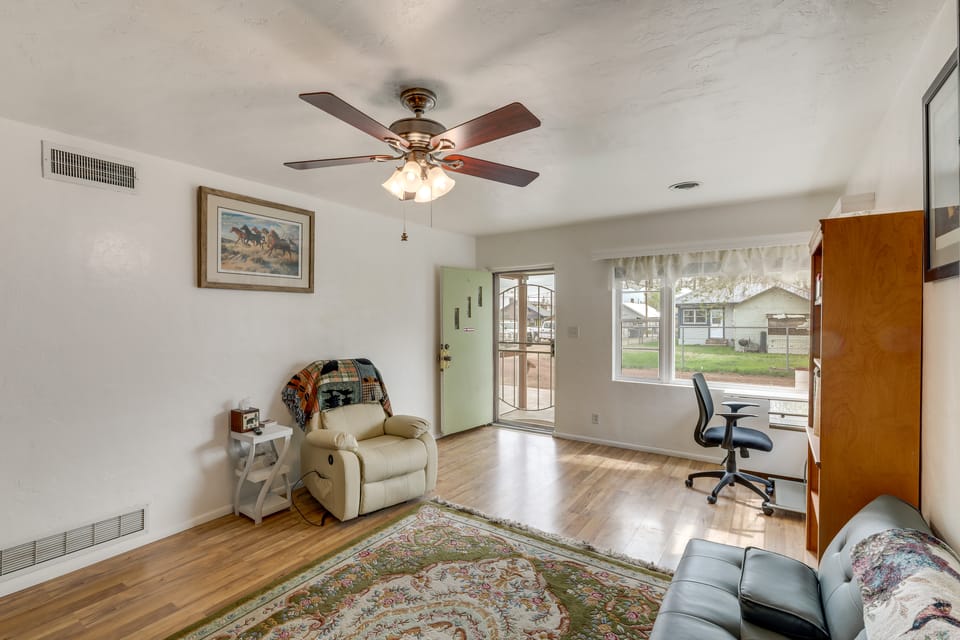 Near Route 66, Family Fun & Lakes! Williams Home House in Williams