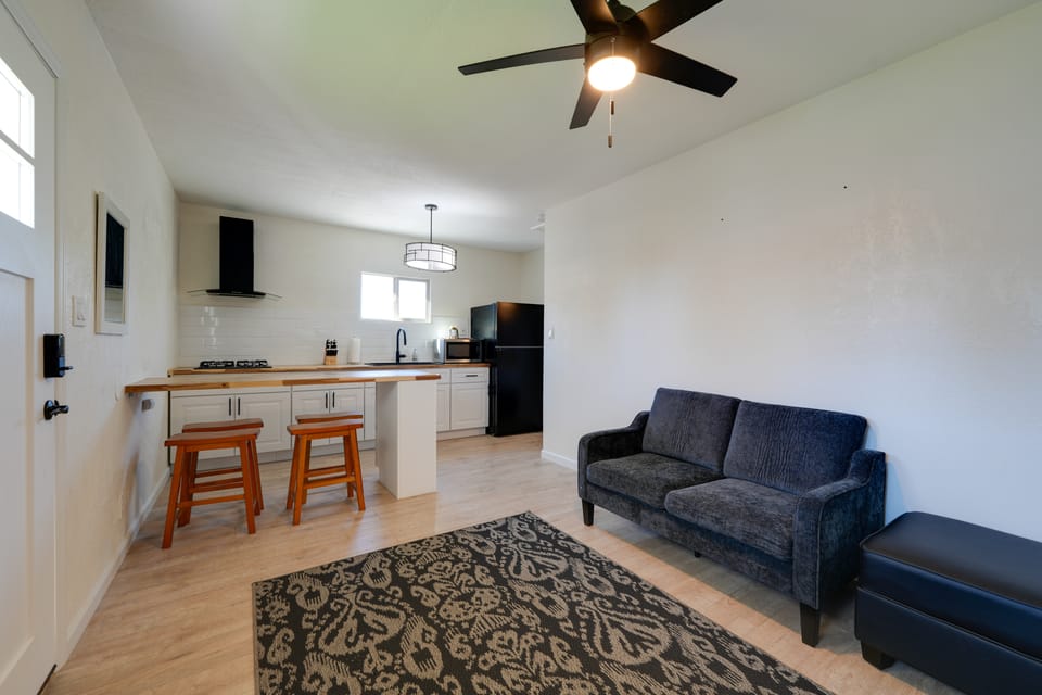Couple’s Escape! 3 Mi to Dtwn & Roosevelt Row Apartment in Phoenix