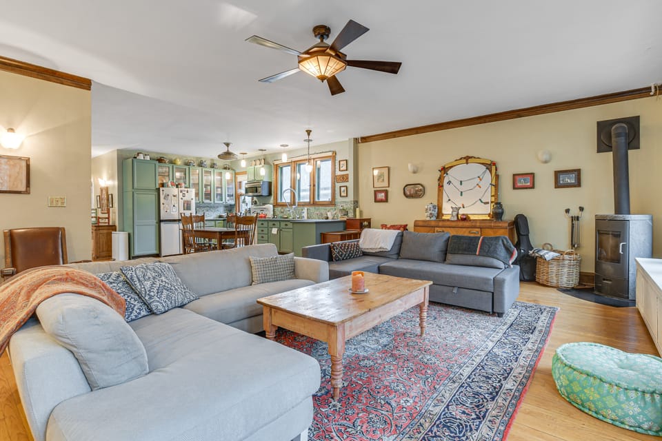 Historic 1930s Retreat! Walk to Wicker Park House in Bucktown