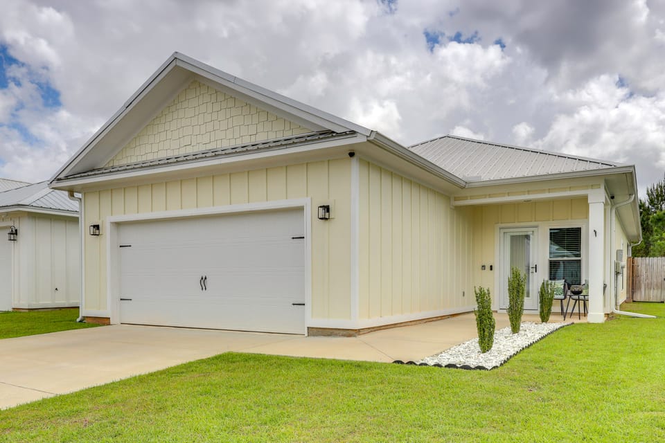 NEW! Foley Family Escape w/ Fenced Yard House in Foley