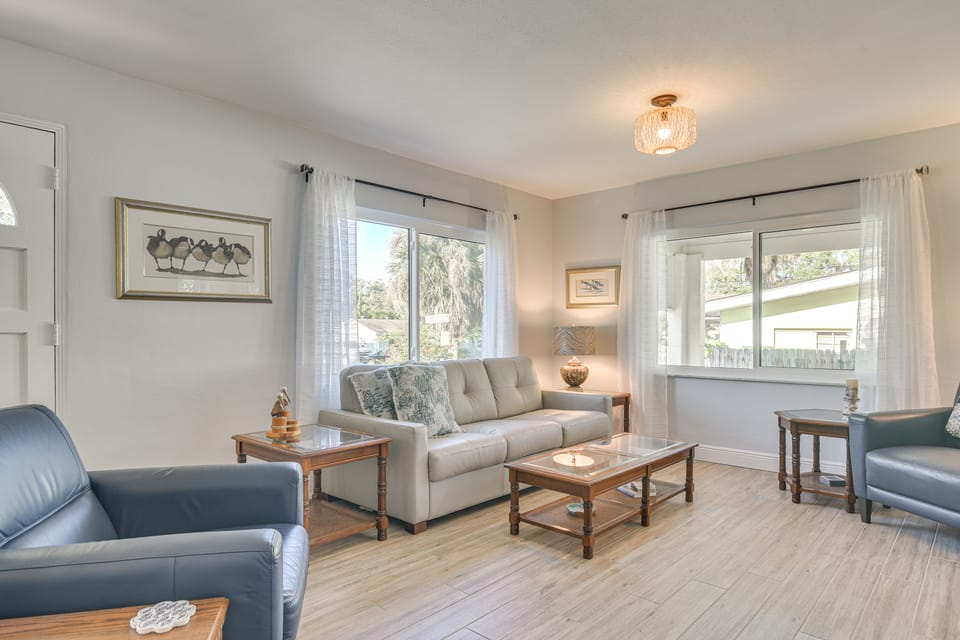 Beach-Hop, Bike & BBQ! Clearwater Home w/ Yard House in Florida