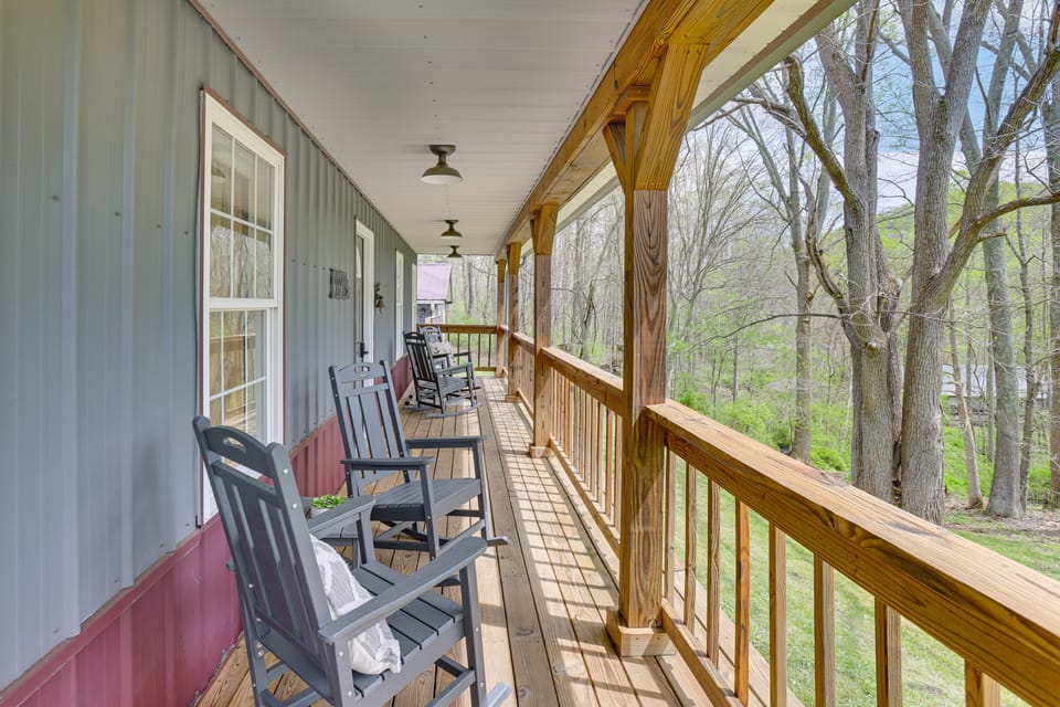 'Be Still in the Hills' Laurelville Home, Hot Tub House in Ohio