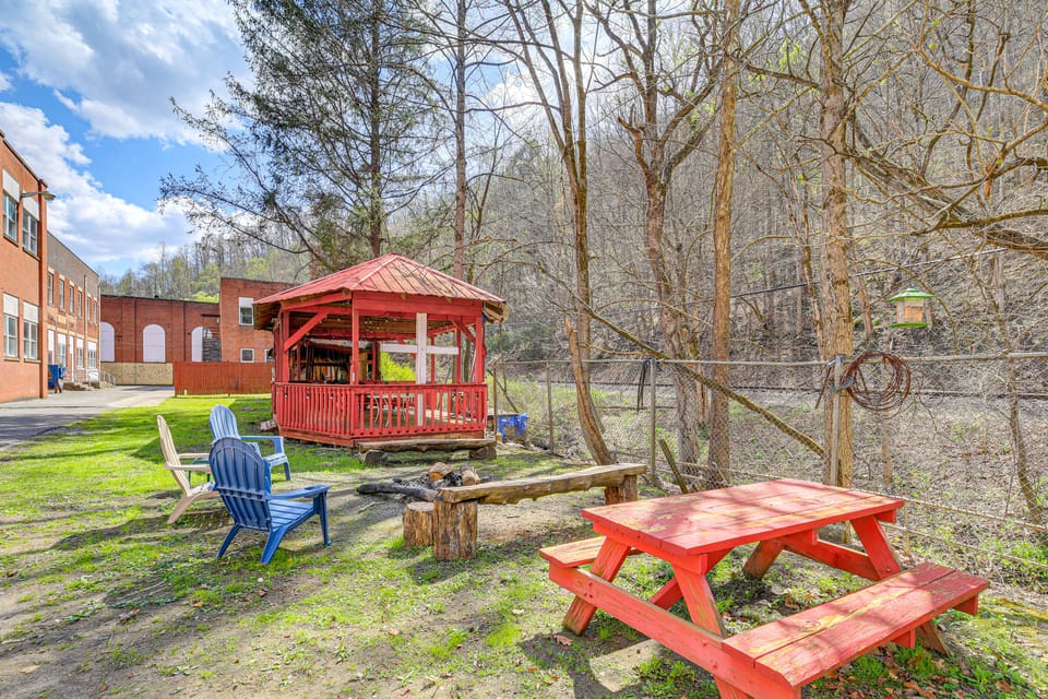 Warrior Trail Access! Converted Schoolhouse Suite Apartment in West Virginia