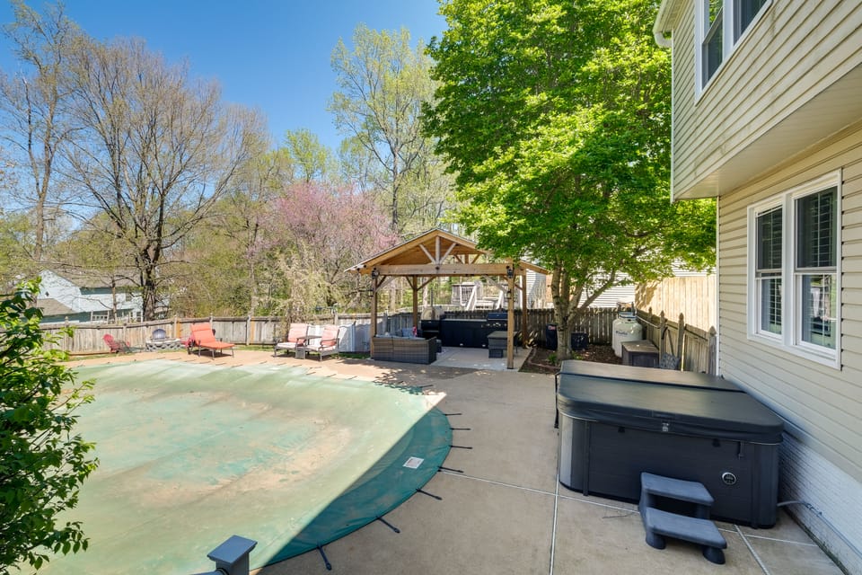 Pool, Hot Tub & Fun! Family Home Near Quantico House in Maryland