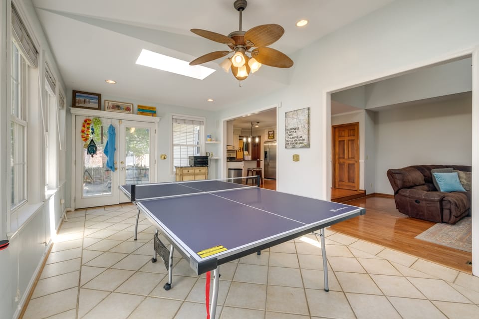 Pool, Hot Tub & Fun! Family Home Near Quantico House in Maryland