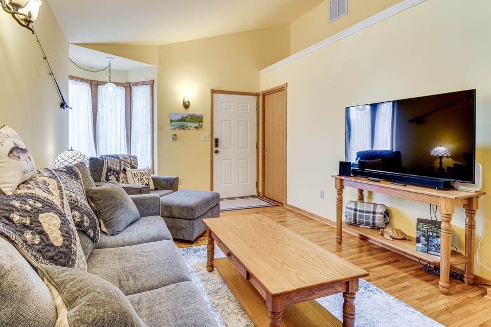 Fishermen's Oasis! Steps to Dtwn & White River House in Cotter